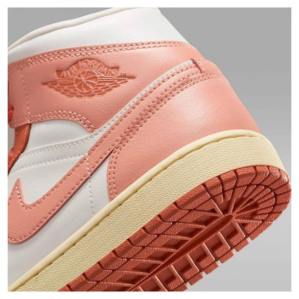 Жіночі кросівки Nike Air Jordan 1 Mid  BQ6472-180_image_6