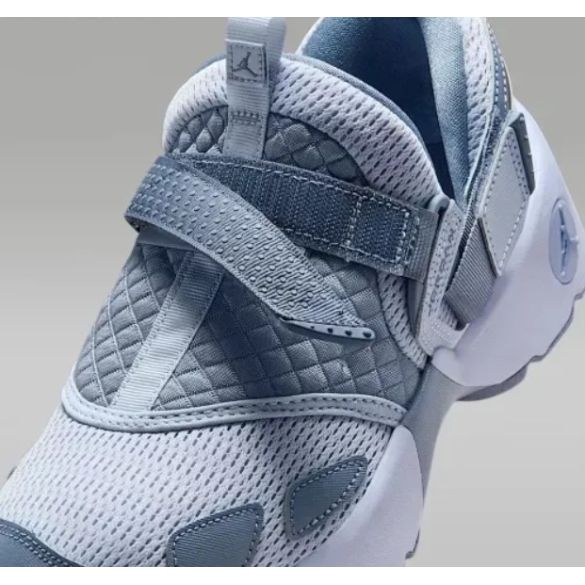 Кросівки жіночі Wmns Jordan Trunner Lx Triple HQ2164-010_image_8