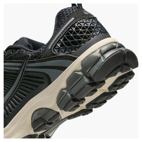 Кросівки Nike Vomero 5 IB5853-001_image_7