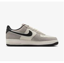 Чоловічі кросівки Nike Air Force 1 07 Lv8 IO2077-030_image_17