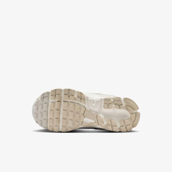 Дитячі кросівки NIKE VOMERO 5 LACE (PS)_image_2