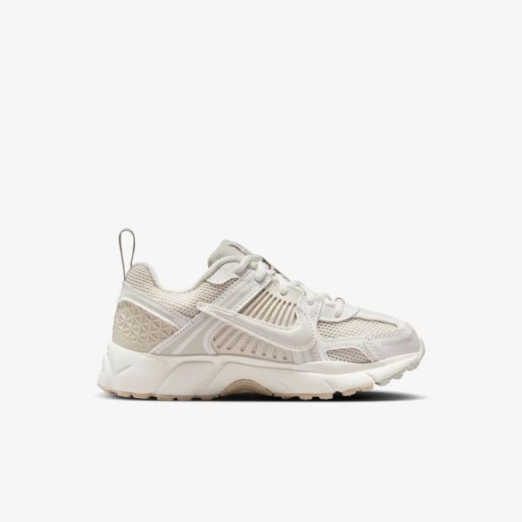 Дитячі кросівки NIKE VOMERO 5 LACE (PS)_image_3