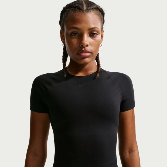 Женская футболка NIKE W NK DF UNVRSA SS TOP SNL_image_12