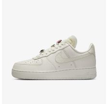 Жіночі кросівки NIKE WMNS AIR FORCE 1 LO PRM